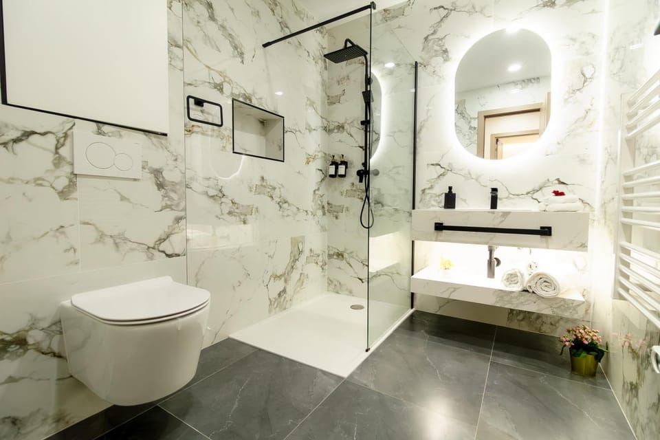 Shower, Toilet, Bathroom