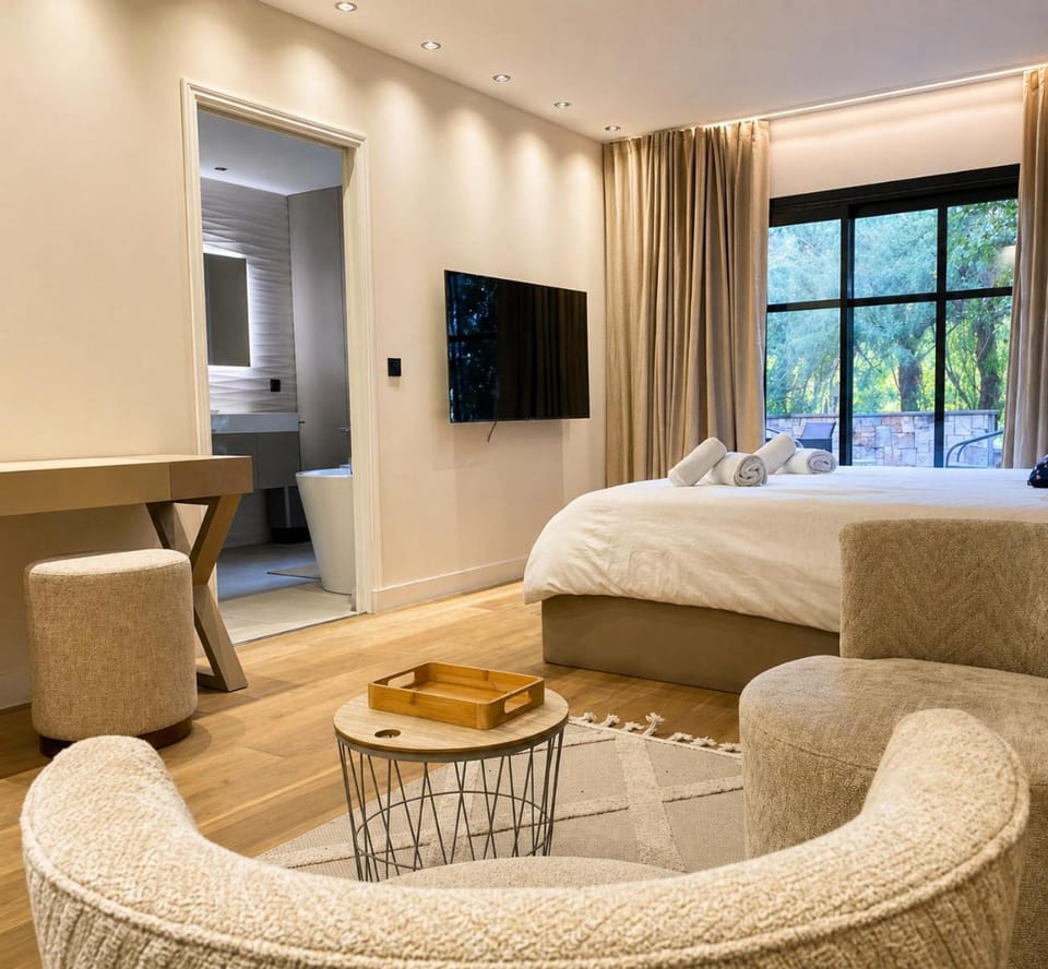 Villa ROUGE de Luxe à Mougins Piscine privée Espace Bien-être Villa in Mougins