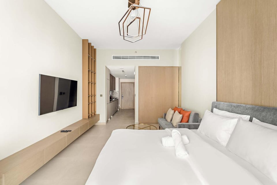High-end studio with rooftop pool and gym Apartment in Dubai