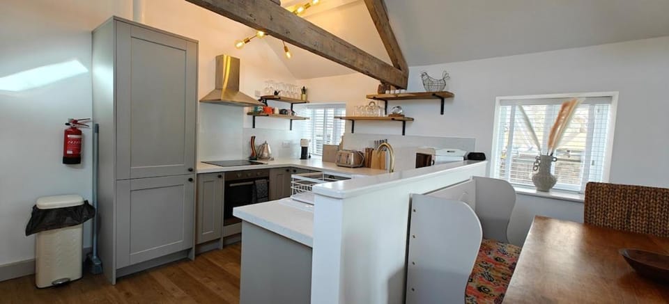 2 Beds - 2 Minute Walk to Beach! House in Woolacombe