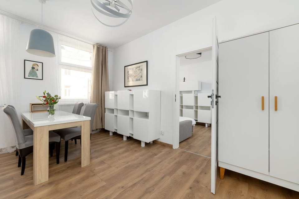 Kitchen or kitchenette, Photo of the whole room, Dining area, wardrobe