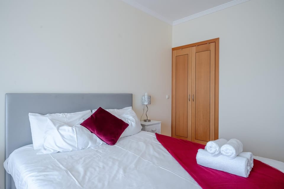 Bed, Photo of the whole room, Bedroom, towels, wardrobe