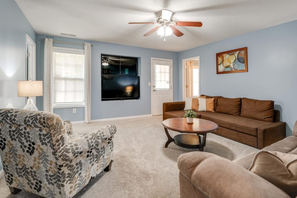 Modern 6BR Haven with Playroom, Gym, Deck House in Cartersville