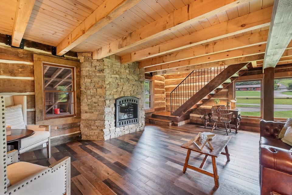 Riverside Chalet in Townsend