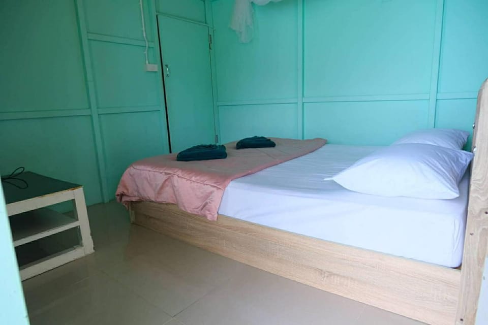 Phi Phi Oceanview Hill Bungalows Bed and Breakfast in Krabi Changwat