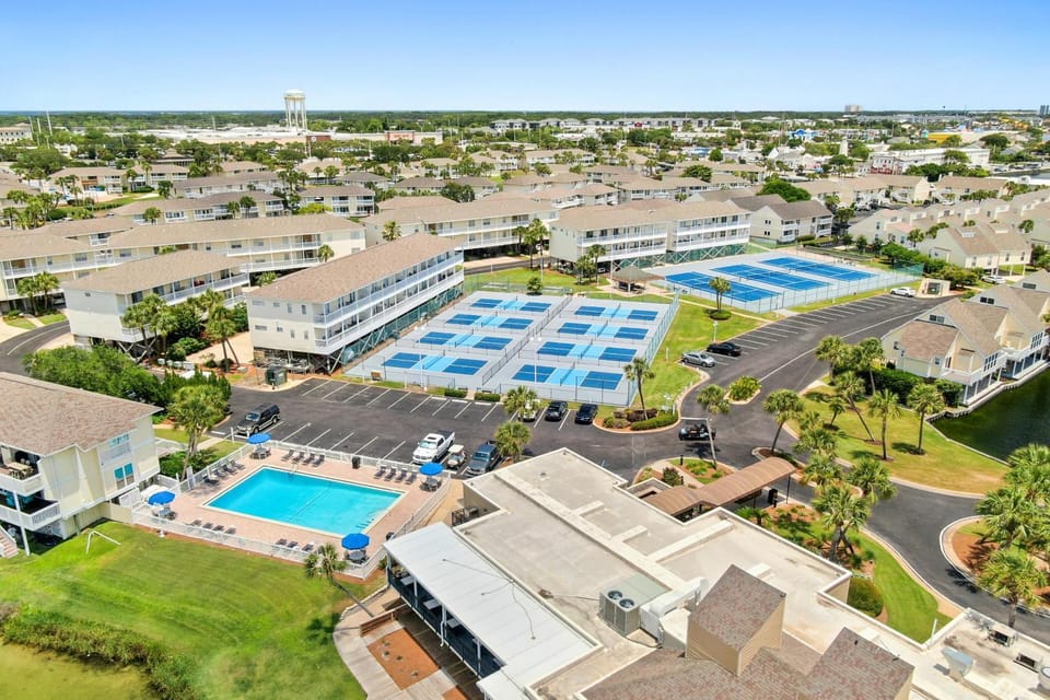 Sandpiper Cove 2044 House in Destin