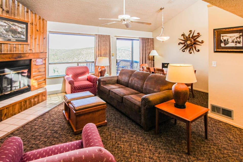 Crown Point Condominiums - 2 Bedroom Suite w Balcony Apartment in Ruidoso