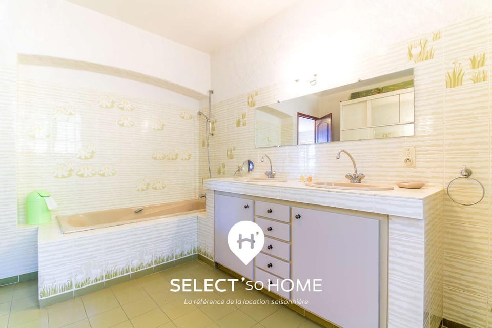 Bathroom, Bath