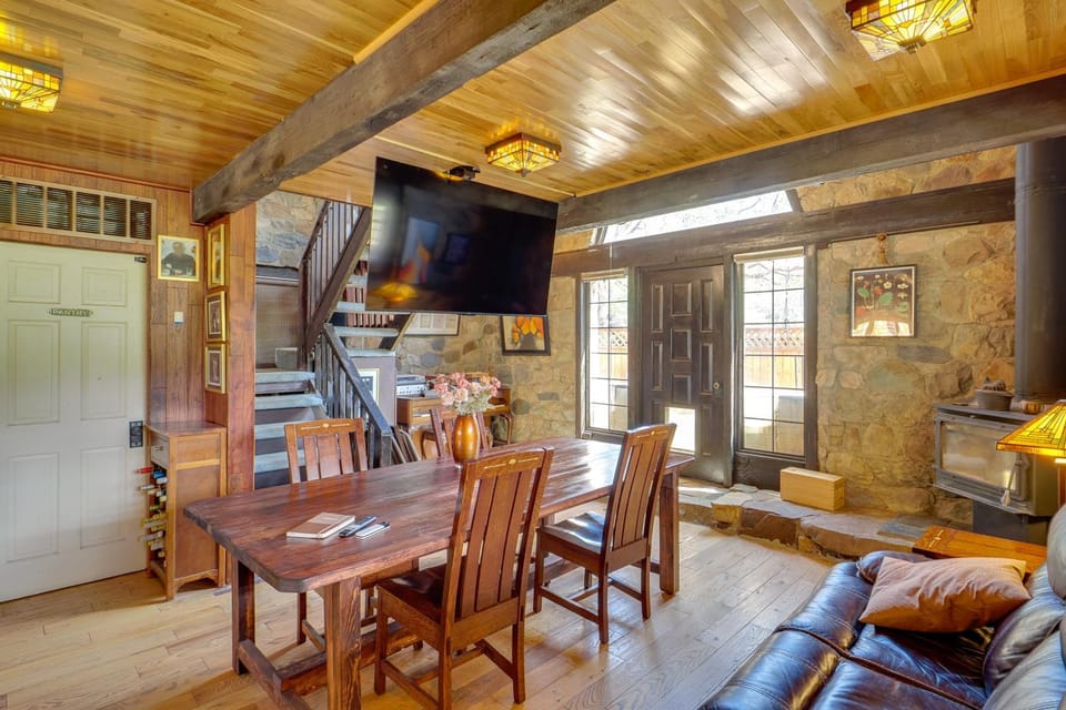 Historical Mtn-View Getaway w/ Hot Tub in Sandy! House in Sandy