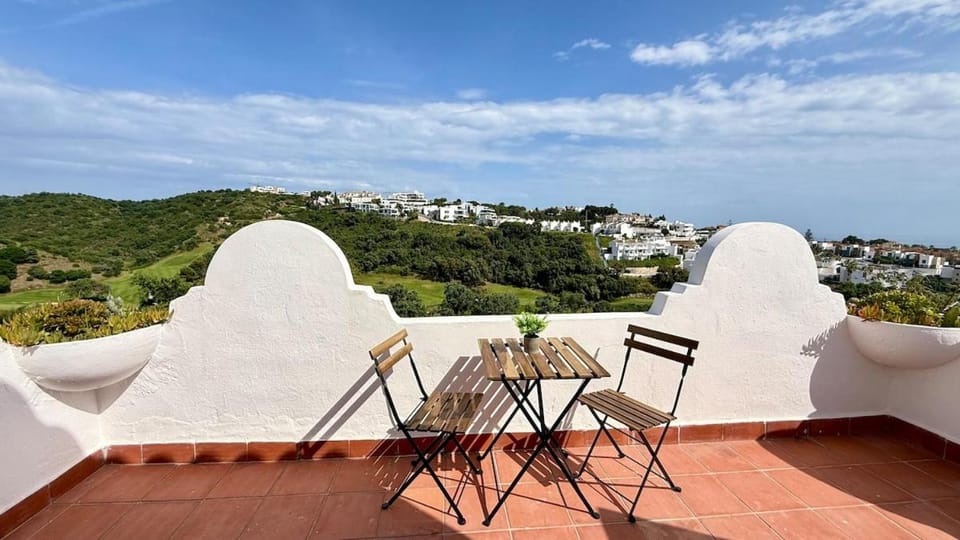 Natural landscape, View (from property/room), Balcony/Terrace, Mountain view, Sea view
