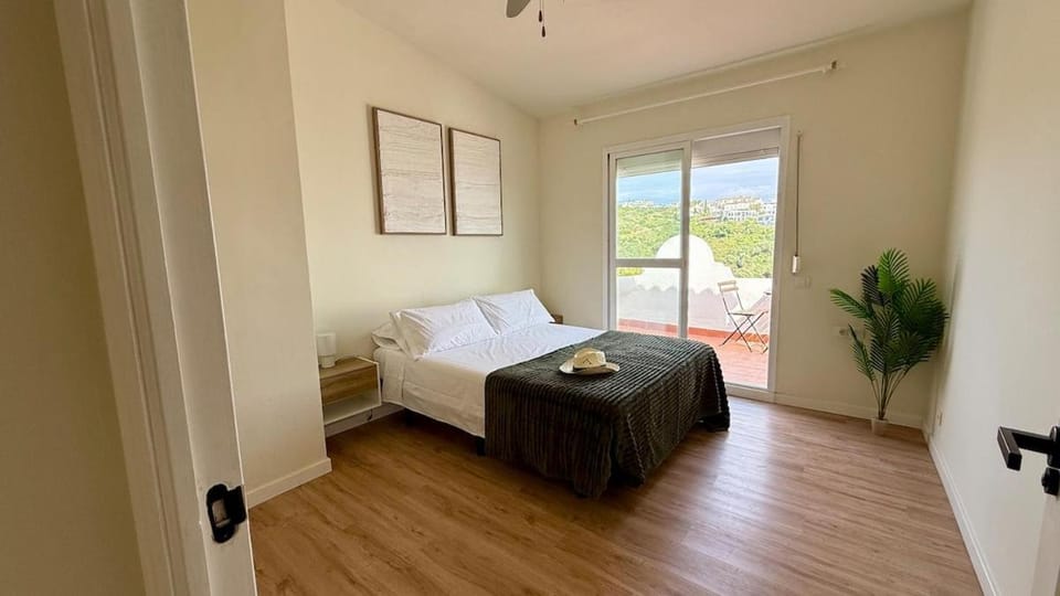 Photo of the whole room, Bedroom, Guests, Garden view, Mountain view
