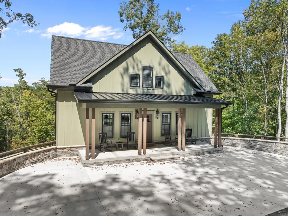 Bear Paws House in Sevier County