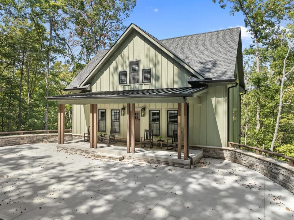 Bear Paws House in Sevier County