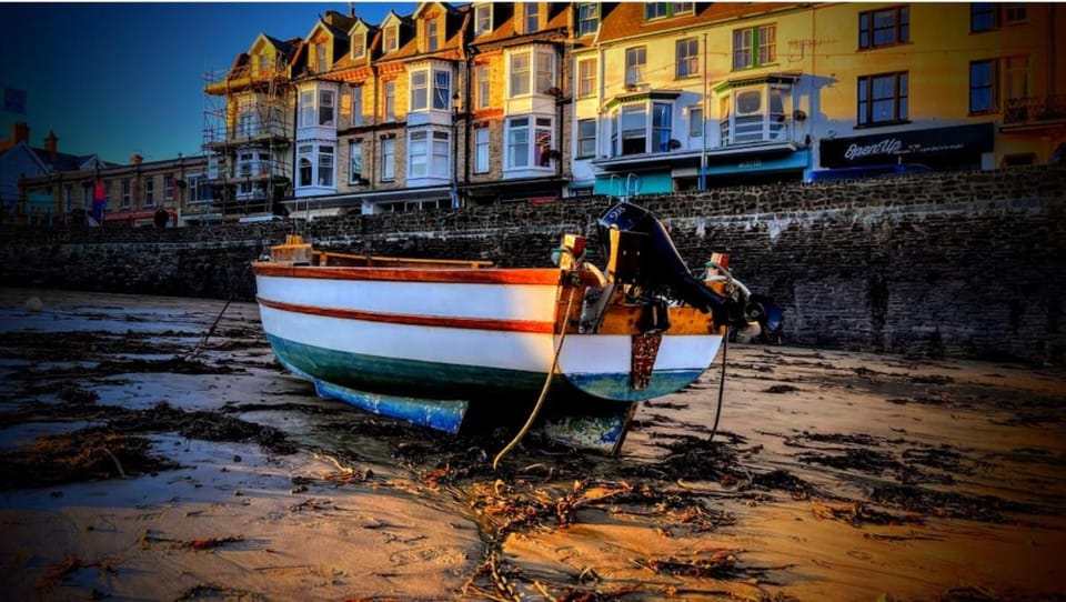 Townhouse, Sleeps 4 - 2 Min Walk to The Harbour! House in Ilfracombe