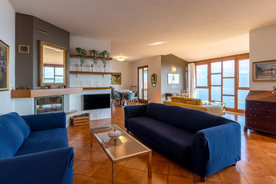 Living room, Seating area, pet friendly