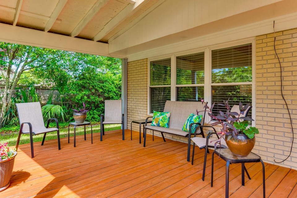 Near Beach, Navy Museum - Family Hub w/ Game Room House in Seaglade