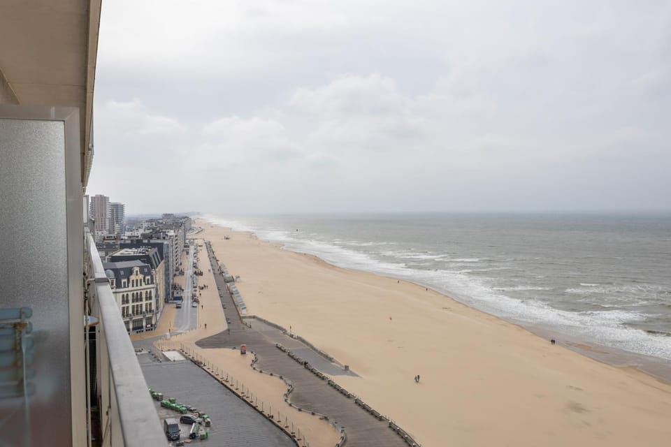 LECOMTE - Blue Horizon 115 Apartment in Ostend