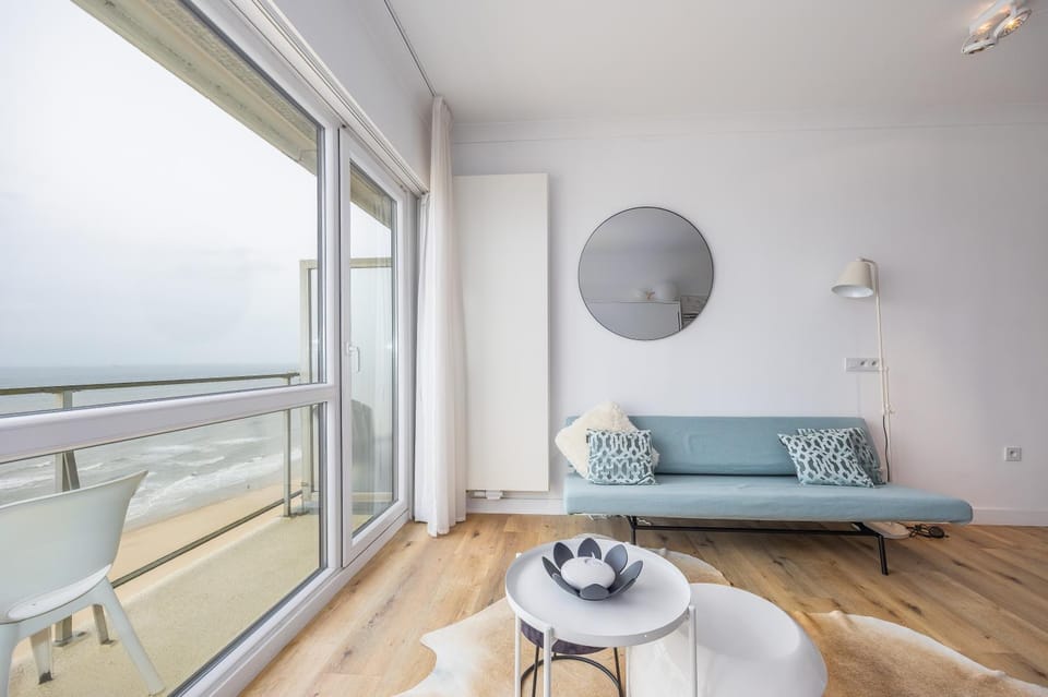 LECOMTE - Blue Horizon 115 Apartment in Ostend