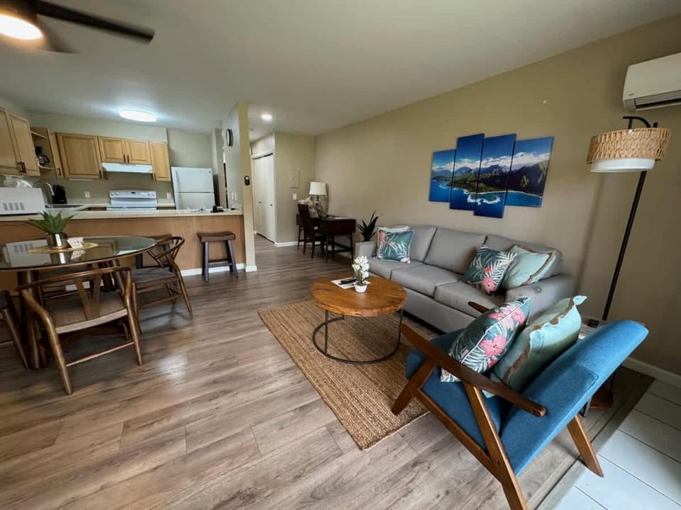 2 Bedroom OceanView Condo Pono Kai Resort E103 House in Kapaa