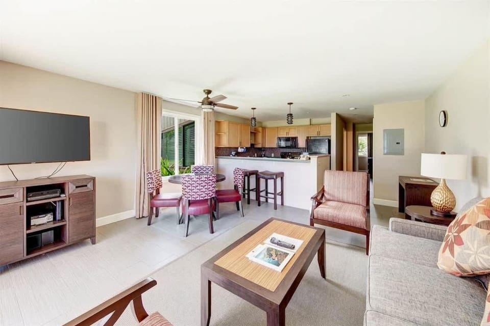 Stunning Ocean View Condo Pono Kai Resort G106 House in Kapaa