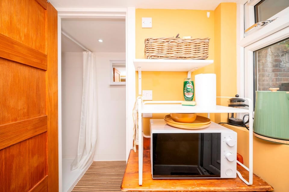 Kitchen or kitchenette, Other