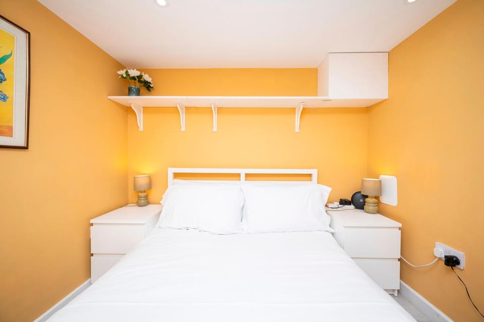 Bed, Other, Photo of the whole room, Bedroom