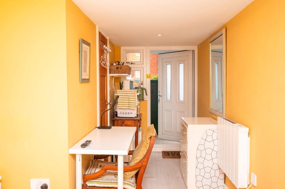 Kitchen or kitchenette, Other, Seating area, Dining area