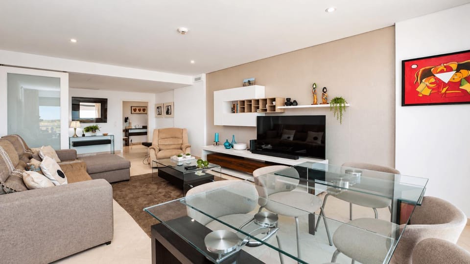 Living room, Dining area