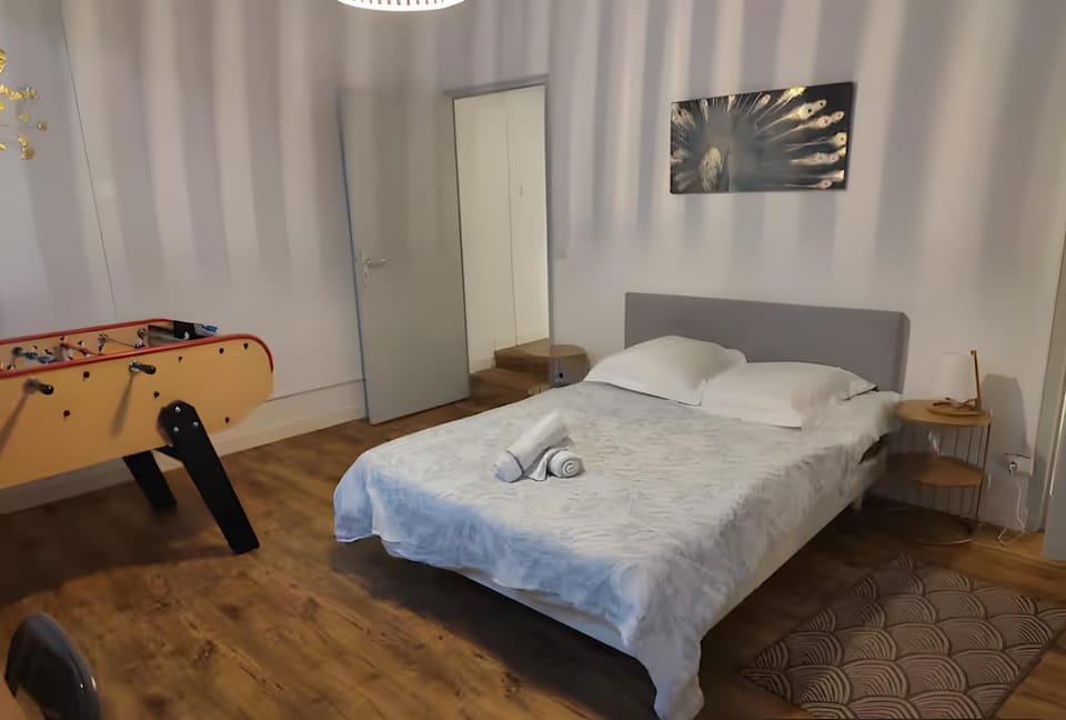 Living room, Bedroom