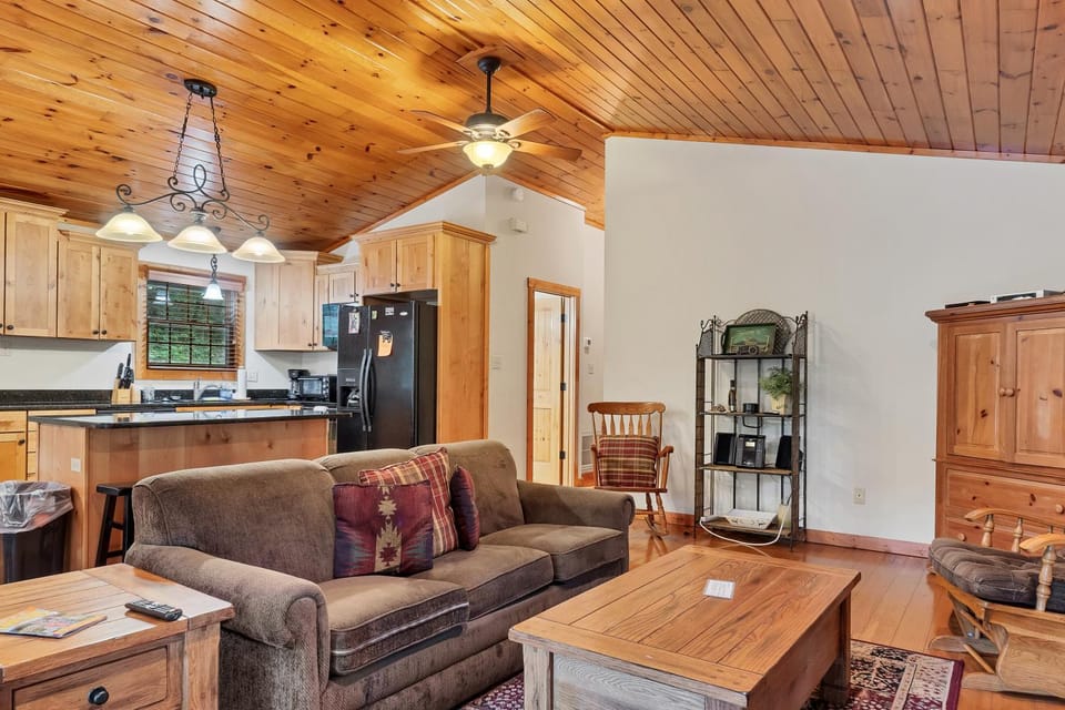 Creekside House in Great Smoky Mountains