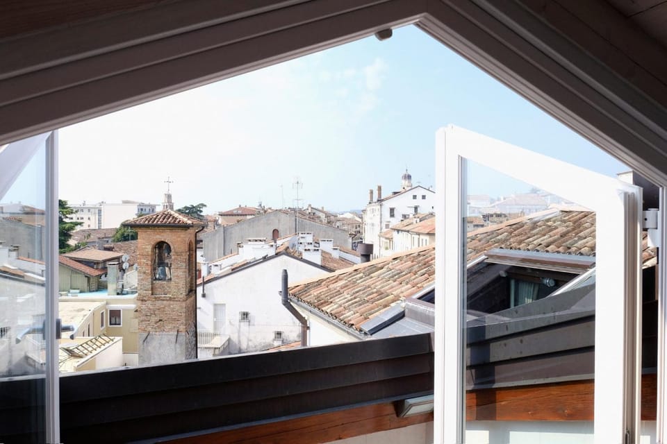 Balcony/Terrace, City view