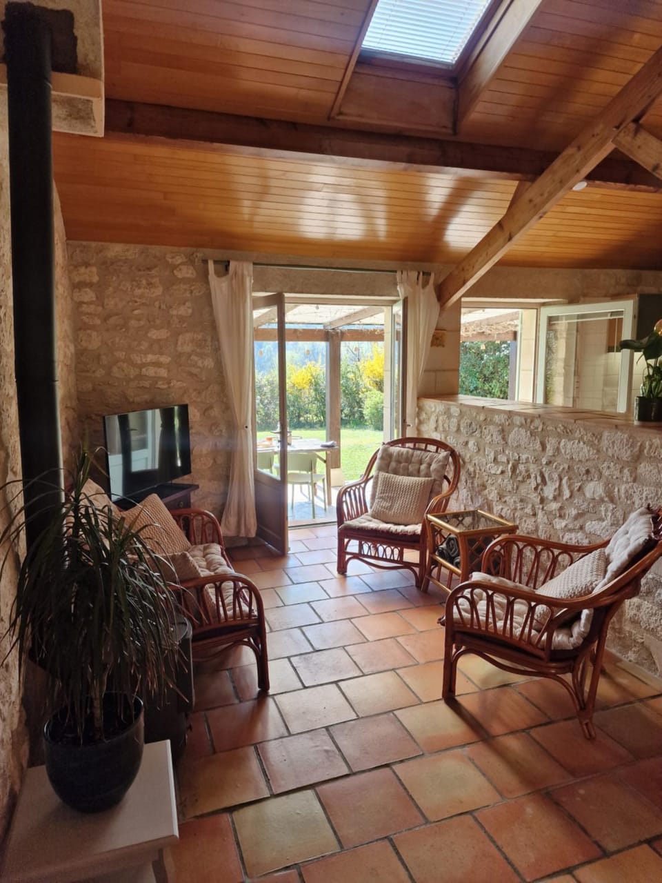 Quercy Hills Retreat with 2 Ensuite Rooms House in Occitanie