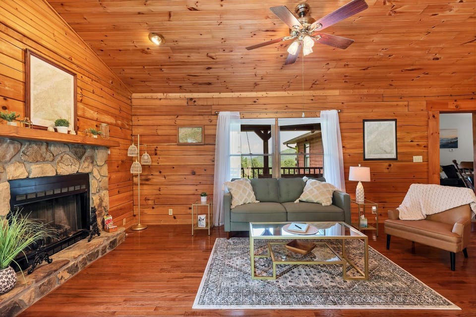 Forever View Chalet in Sevier County