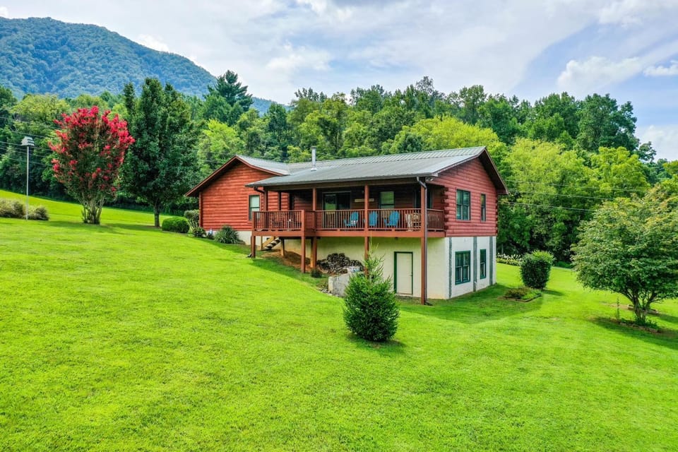 Forever View Chalet in Sevier County