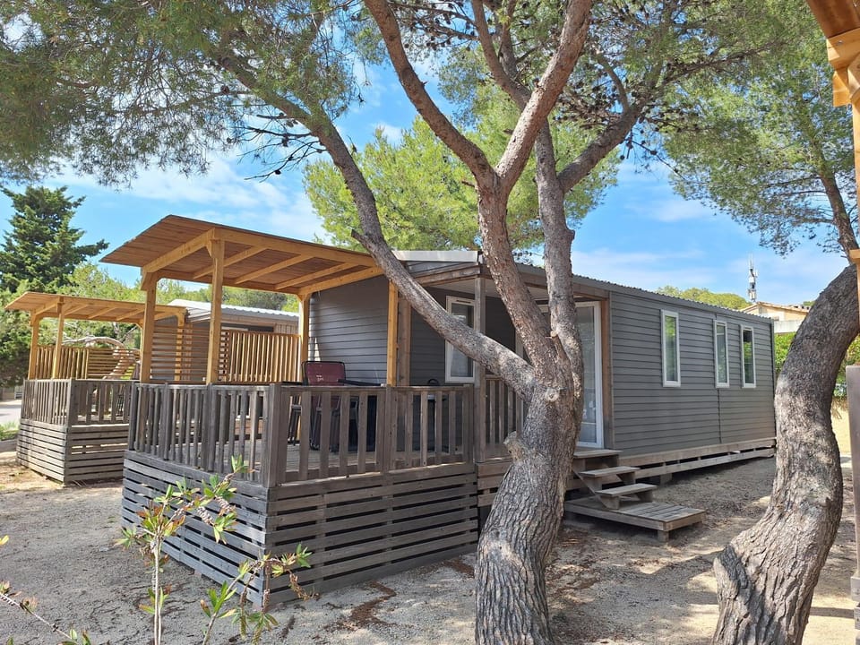 TV and multimedia, Beach, Sea view, Swimming pool, Family, dishwasher, air conditioner