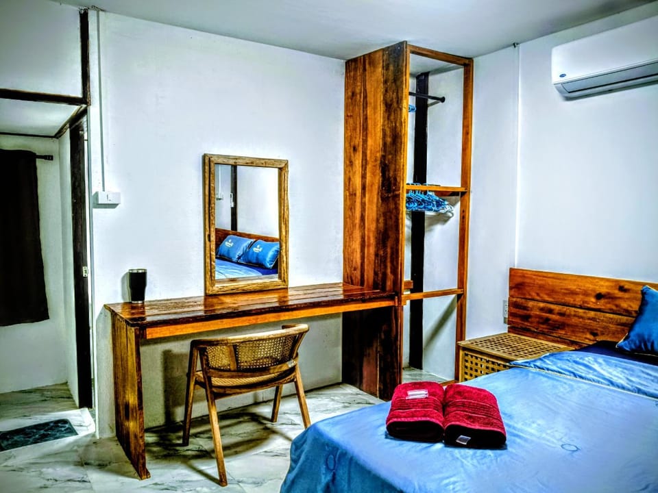 Lake side villa House in Ban Tai