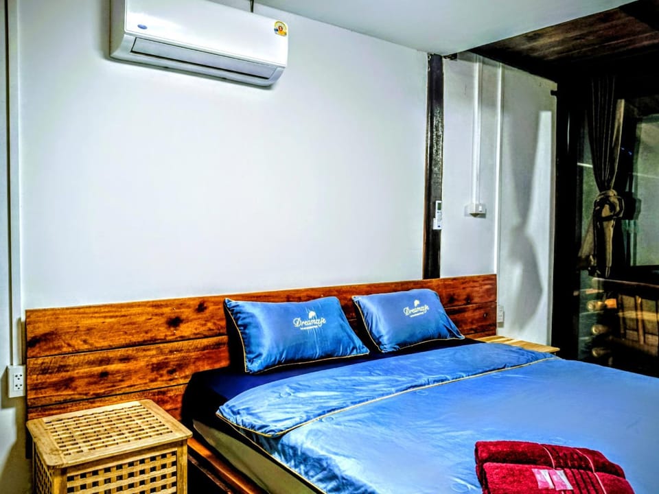 Lake side villa House in Ban Tai