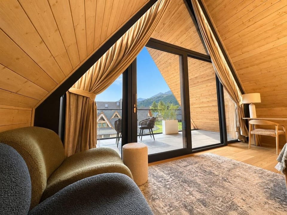 Day, Natural landscape, View (from property/room), Balcony/Terrace, Living room, Seating area, Mountain view