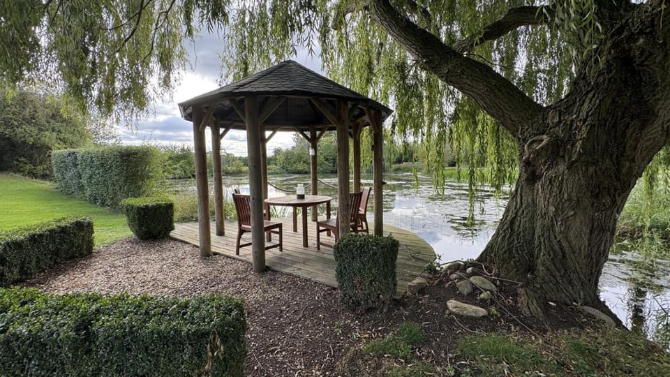 Garden, Lake view