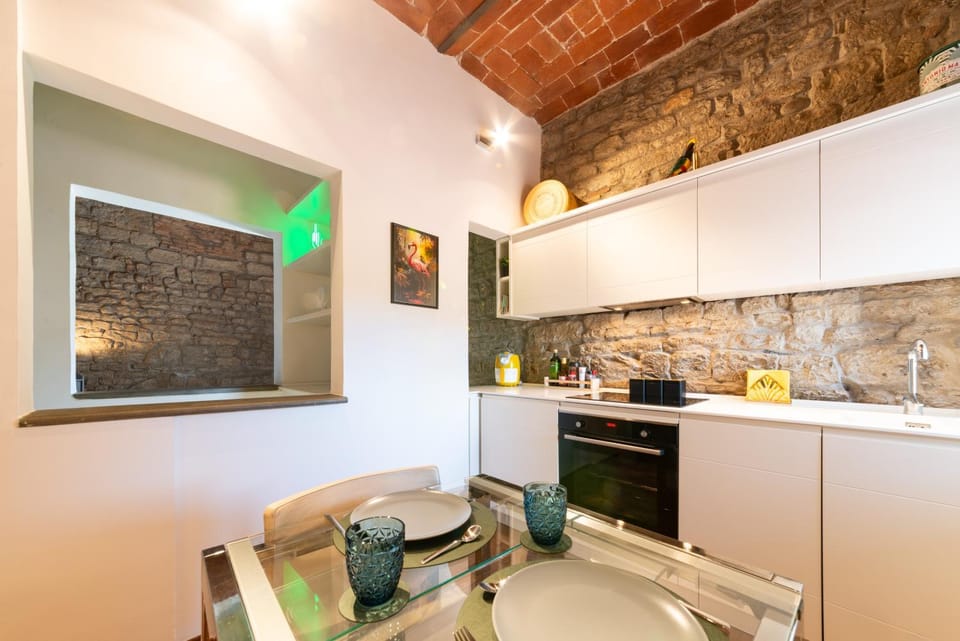 Kitchen or kitchenette, oven