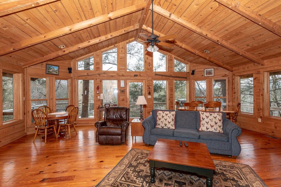 Hayloft Chalet in Townsend
