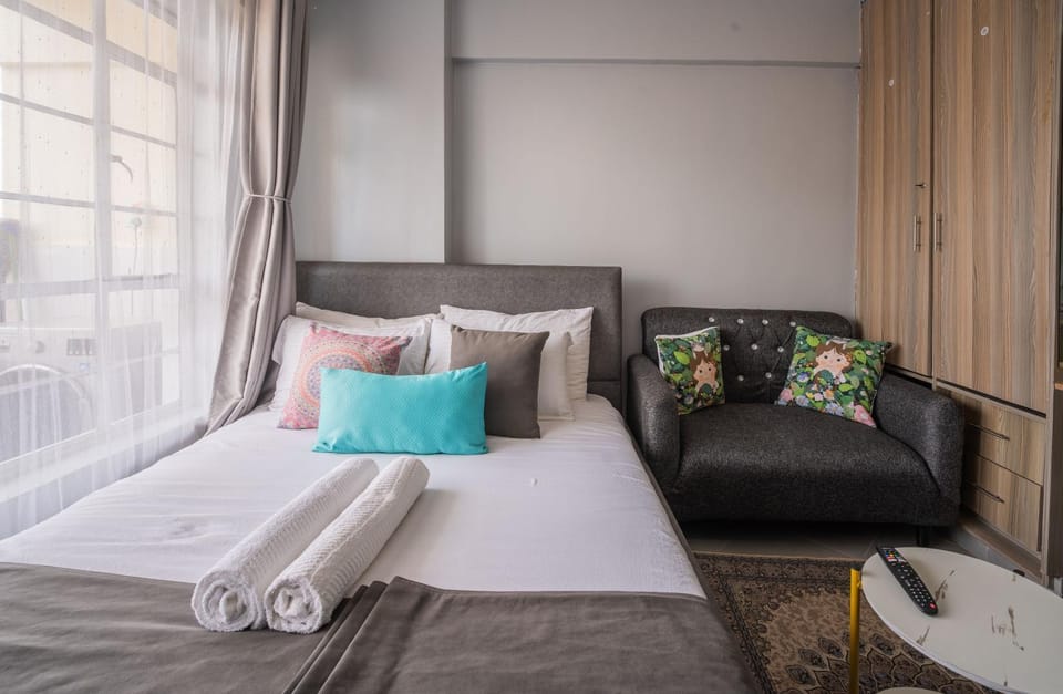 Seating area, Bedroom