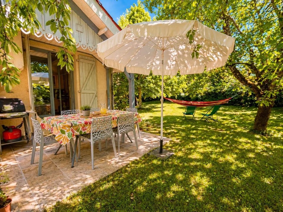 Patio, Garden, Dining area