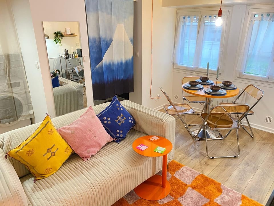 Living room, Dining area