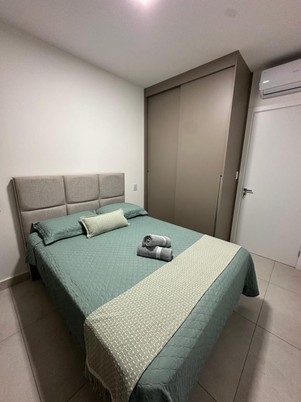 Bed, Bedroom, towels, wardrobe