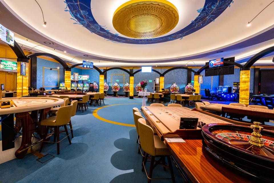 Casino, Seating area, Area and facilities