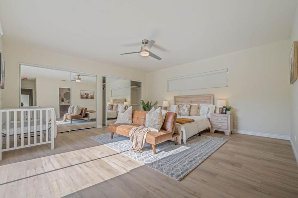 La La Land,Hot tub,Game room and more House in North Hollywood