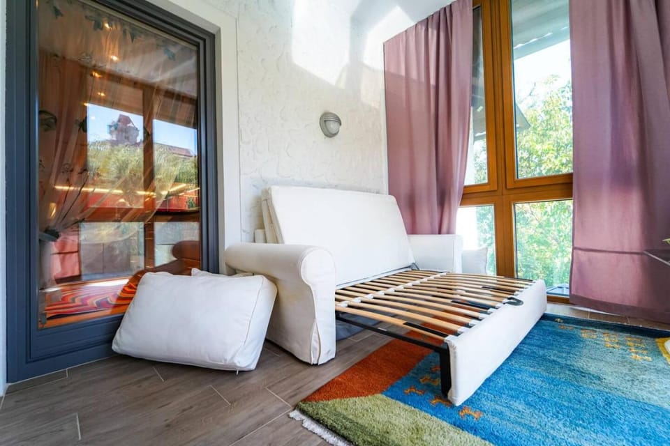 Bed, Photo of the whole room, Seating area