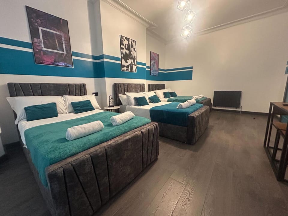 Bed, Living room, Bedroom
