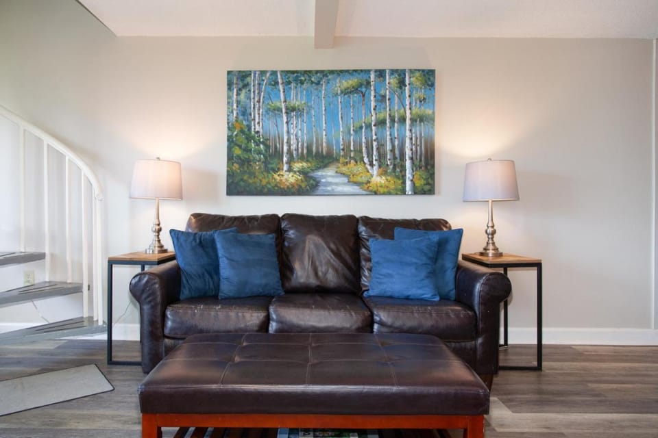 Skyfield Suites | Hot tub & Pool Access Apartment in Gatlinburg